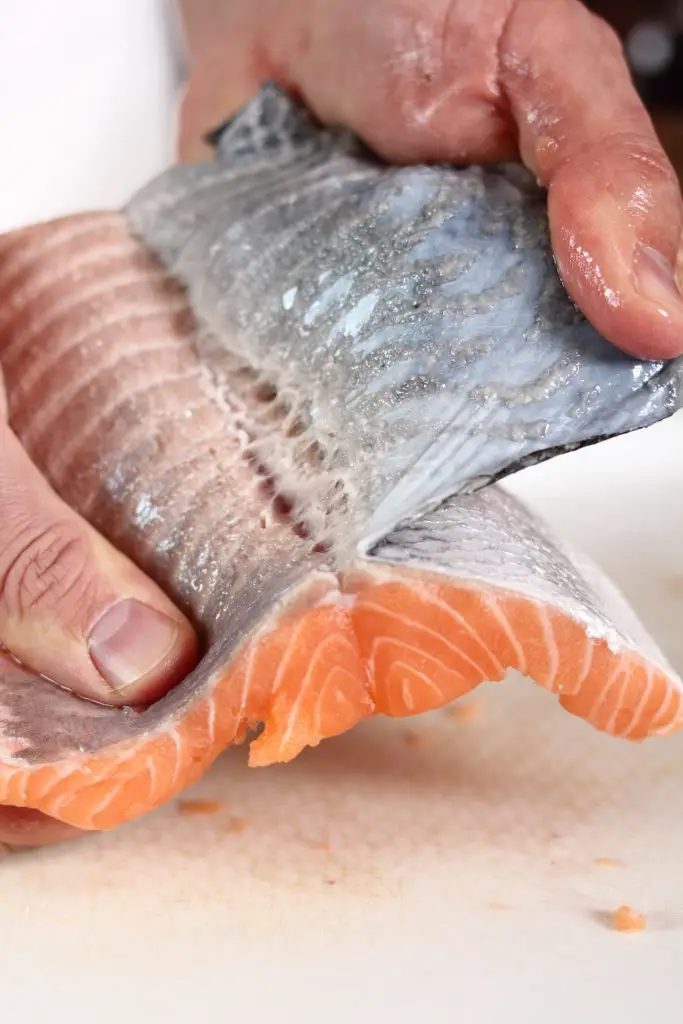 How To Remove The Skin Off Fish The Simple Way! - Mental Scoop