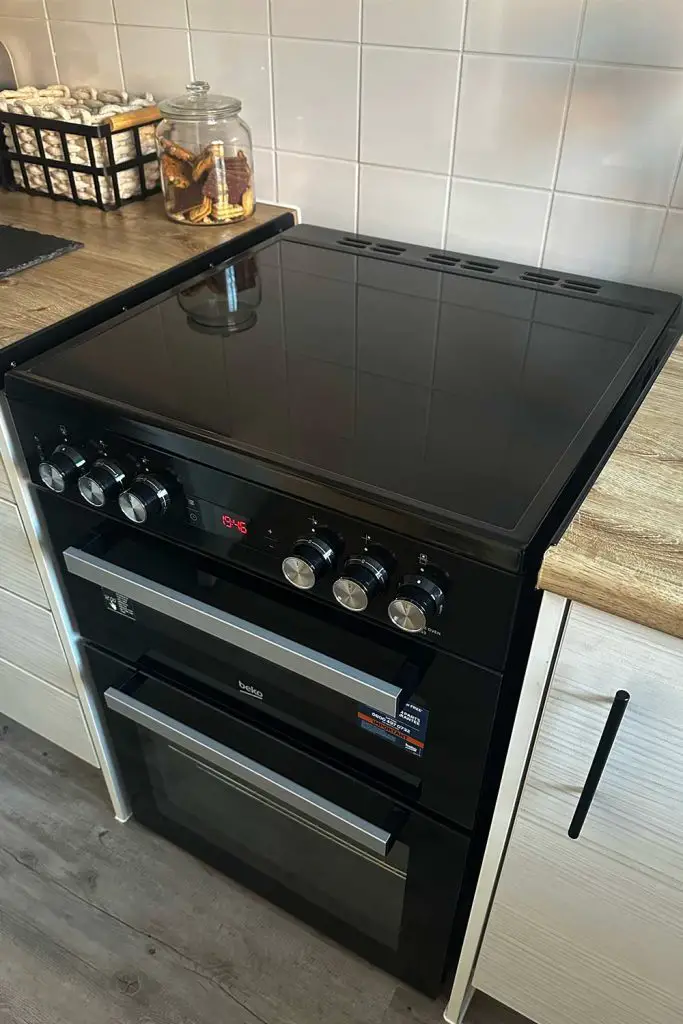 How To Clean Your Electric Hooker Hob, The Quick And Easy Way! Mental