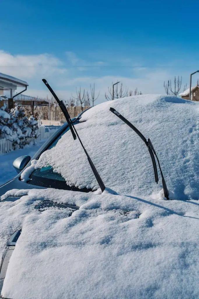 Why You Should Always Put Your Wipers Up When A Snowfall Is Expected! Mental Scoop