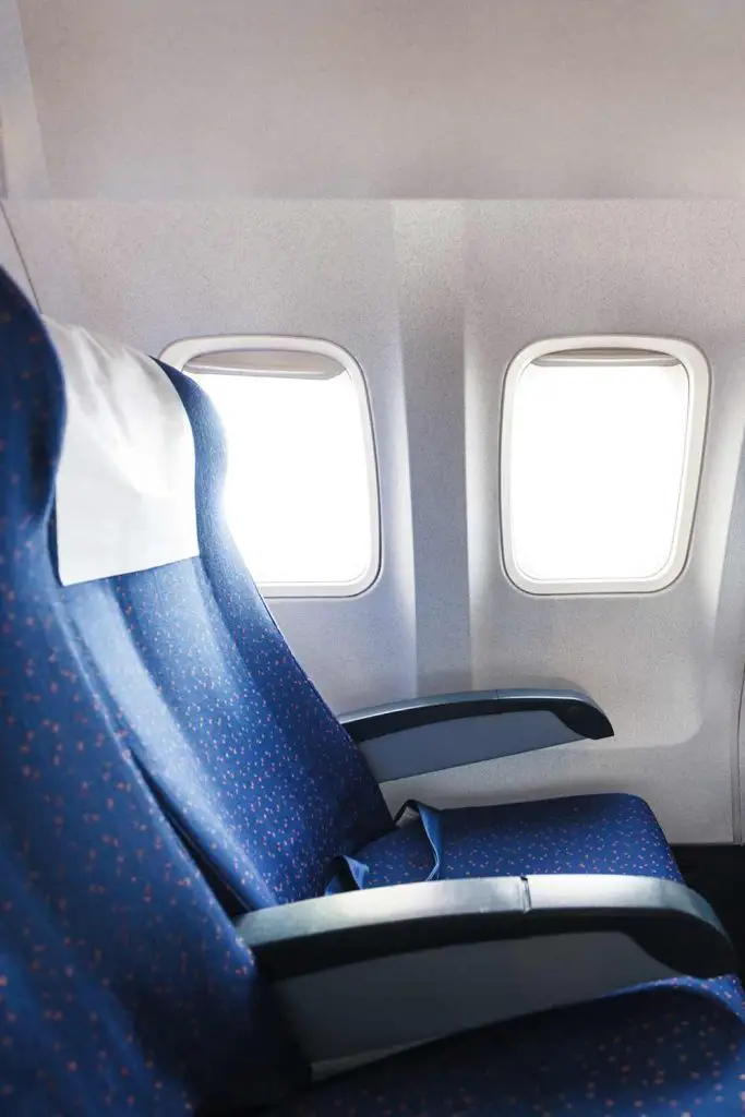 Why Are Airplane Windows Never Aligned With The Seats! Mental Scoop